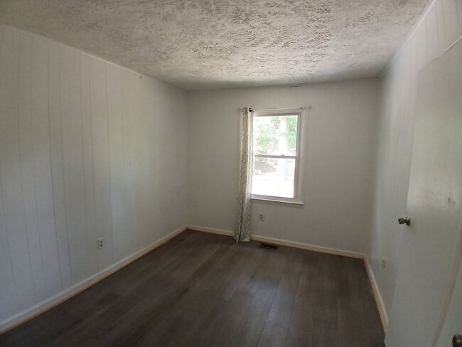 Building Photo - 3 Bedroom Ranch in Mattoponi