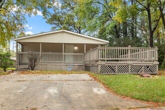Building Photo - 811 De Lorean Ct