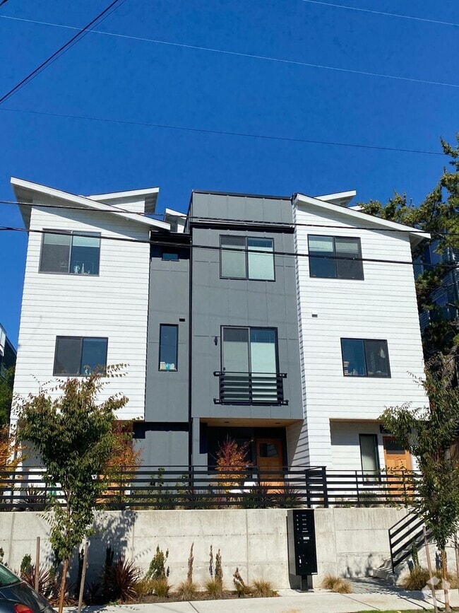 Building Photo - 2644 NW 59th St