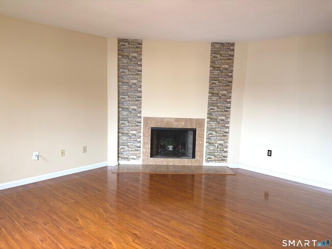 Foto del edificio - 27 Crows Nest Ln