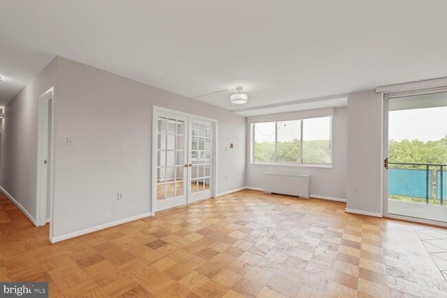 Building Photo - 10401 Grosvenor Pl