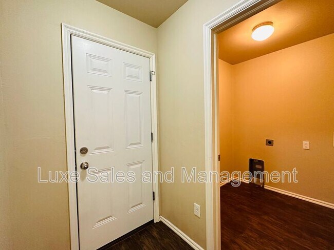 Building Photo - 791 SW 13th St