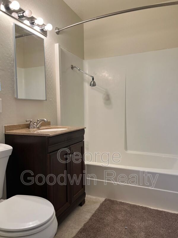 328 Vallejo St Unit 328 (front), Petaluma, CA 94952 Condo for Rent in