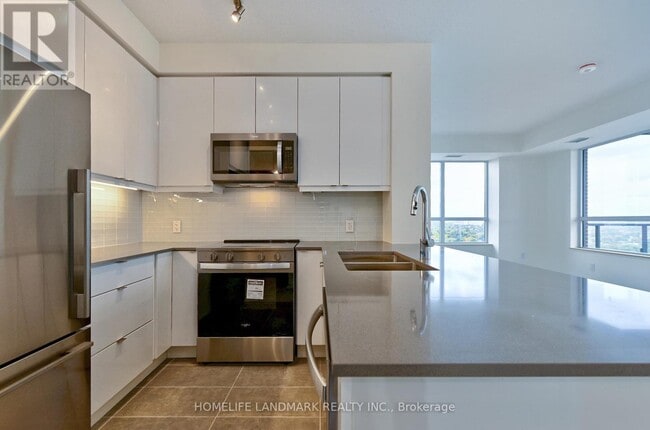 Building Photo - 3270 Sheppard Ave E