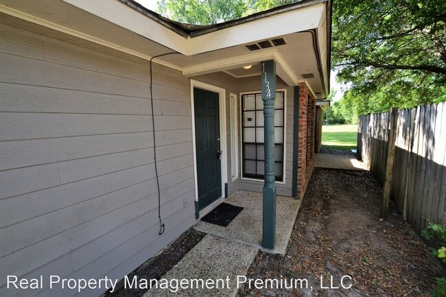 Building Photo - 3 br, 2 bath House - 1134 Willow Creek Dr