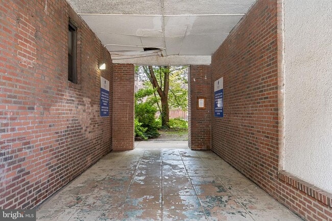 Building Photo - 7250 Chestnut St