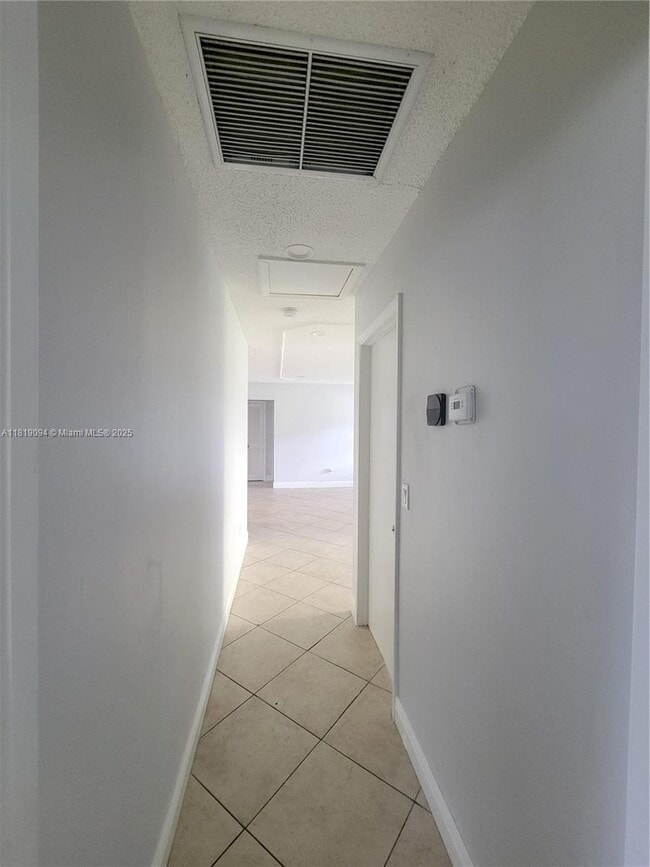 Building Photo - 1814 Oakmount Dr