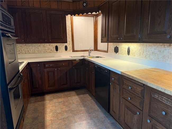 Building Photo - 101 E 2nd St