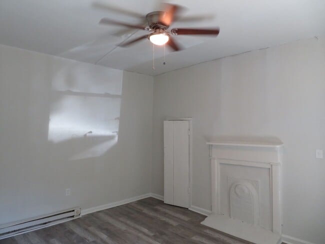 Building Photo - 615 Gilliam St
