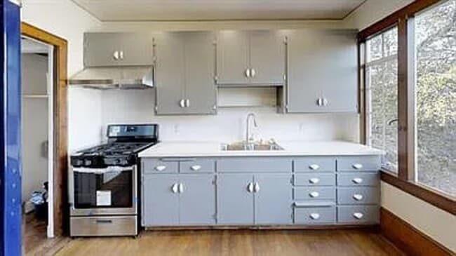 Building Photo - 3273 Kempton Ave