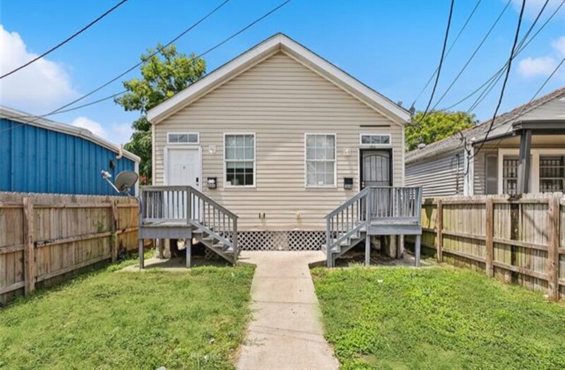 Primary Photo - 1614 Port St