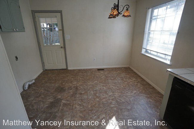 Building Photo - 3 br, 1.5 bath House - 2408 Taft St