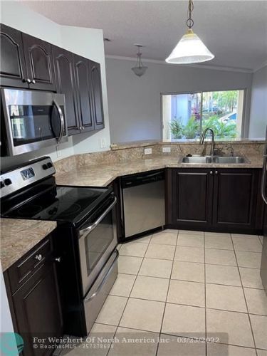 Foto del edificio - 4153 Pine Ridge Ln