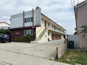 Building Photo - 2604 Mathews Ave
