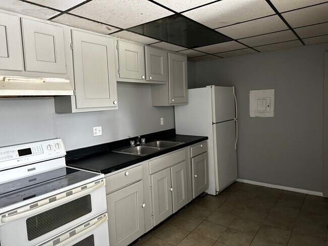 Foto del edificio - 561 Ashland Ave