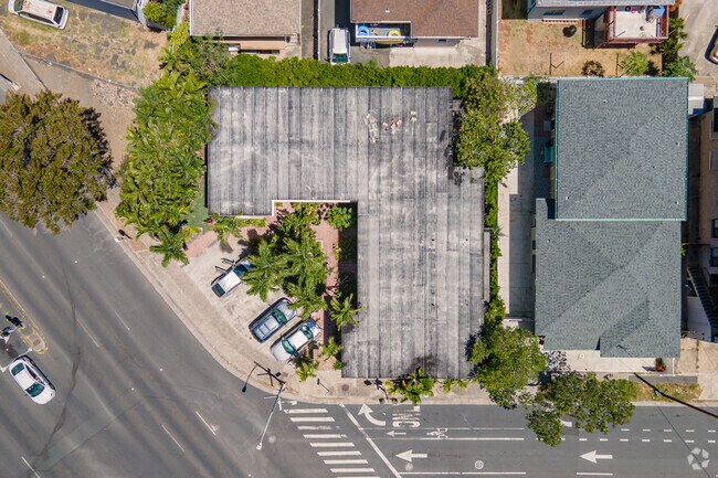 Aerial Photo - 2424 Kapiolani Blvd