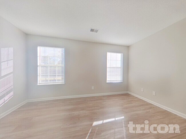 Foto del edificio - 386 Fox Trot Dr