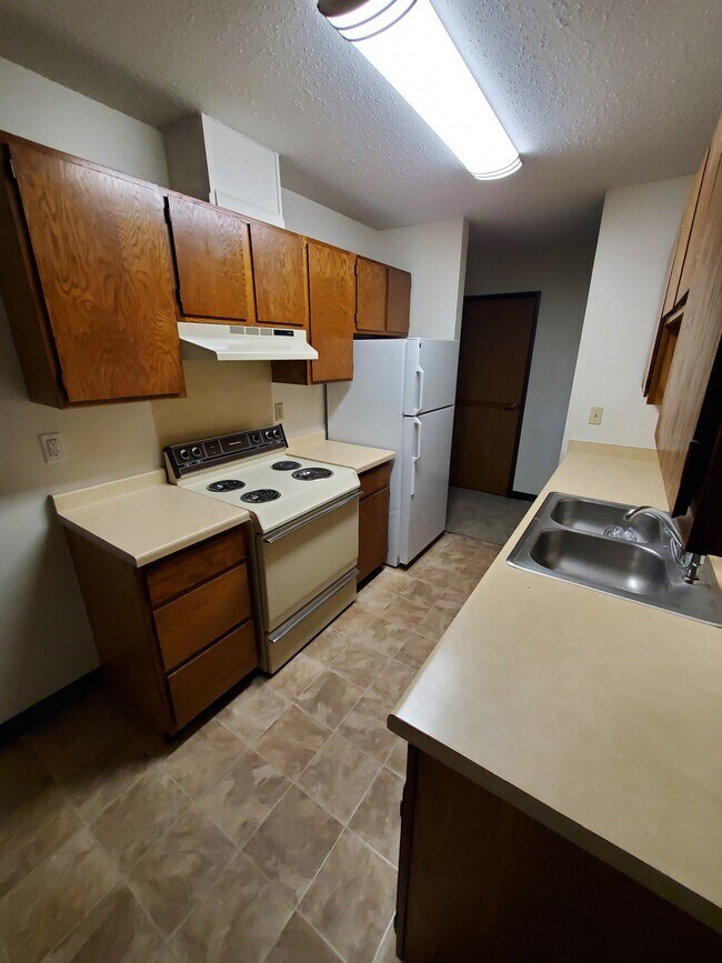 Cocina - 1120 Barrette St