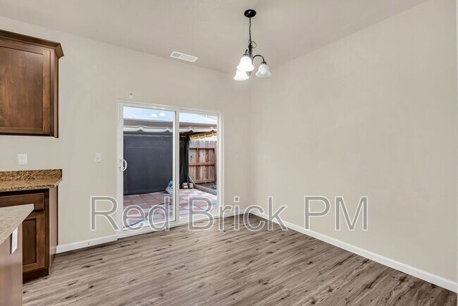 Foto del edificio - 3665 Venice Ave