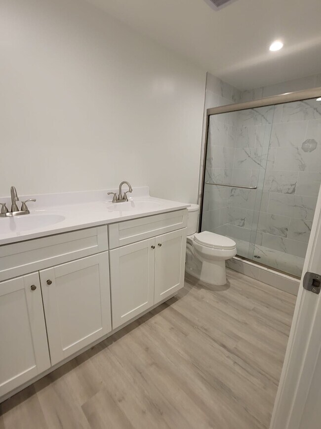 Foto del edificio - 7618 De Soto Ave