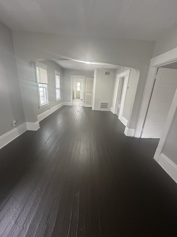 Foto del edificio - 6721 Edna Ave
