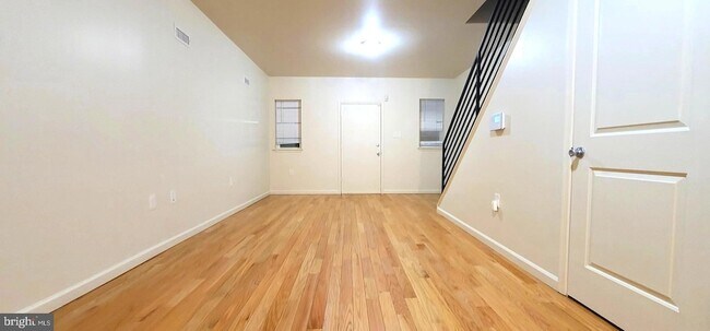 Foto del edificio - 4679 N 16th St