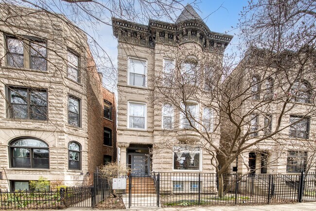 View of Best Luxury Humboldt Park Residence Associations Apartments for Rent ...