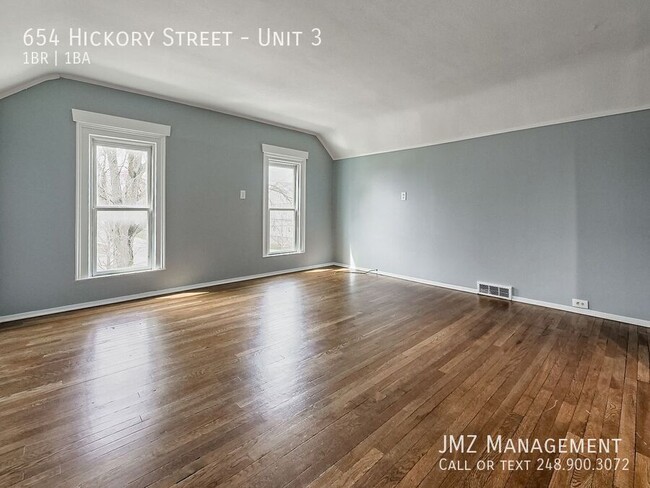 Building Photo - 654 Hickory St