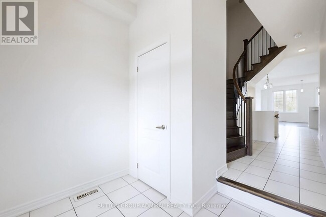 Building Photo - 74 Davenfield Cir