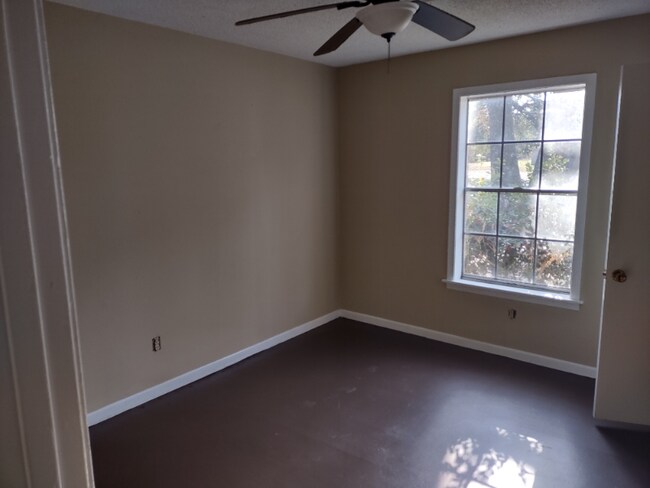 Foto del edificio - 306 Holly Ridge Dr