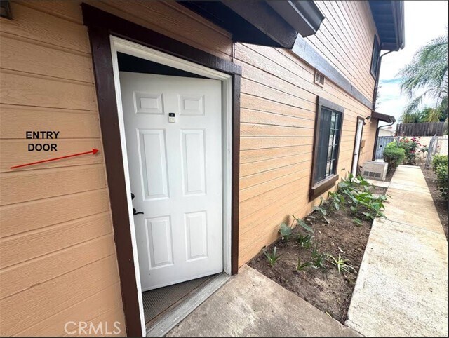 Foto del edificio - 337 N San Dimas Canyon Rd