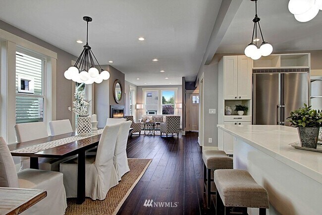 Foto del edificio - Spacious 5BR 3.5BA Home in Ravenna – Garage, Fenced Yard, A/C