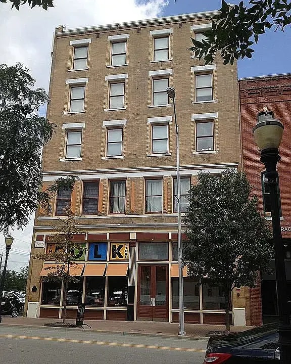 Foto del edificio - 509 DELAWARE St