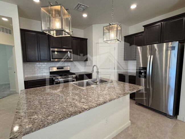 Foto del edificio - 14380 W Valentine St