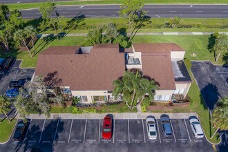 Building Photo - 890 N Village Dr
