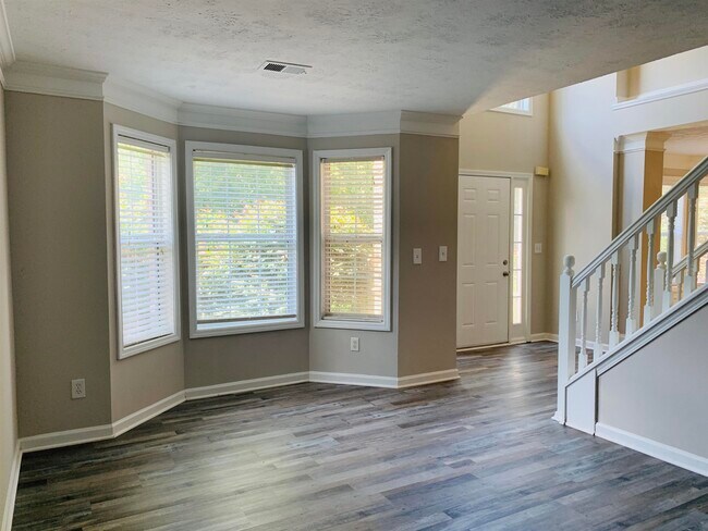 Foto del edificio - 325 Barrington Grange Dr