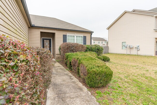 Building Photo - 114 Abelia Ln