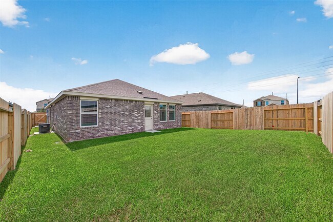 Foto del edificio - 16846 Spotted Oak Dr