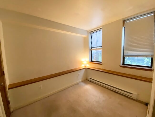 Foto del edificio - 28 Symphony Rd