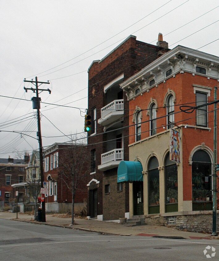 Primary Photo - 2835 Highland Ave