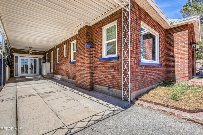 Foto del edificio - 715 E Robinson Ave