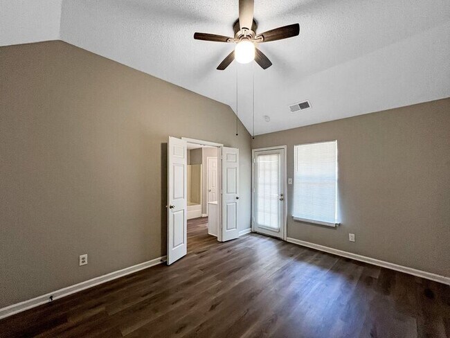 Building Photo - 1847 Eagle Shore Dr