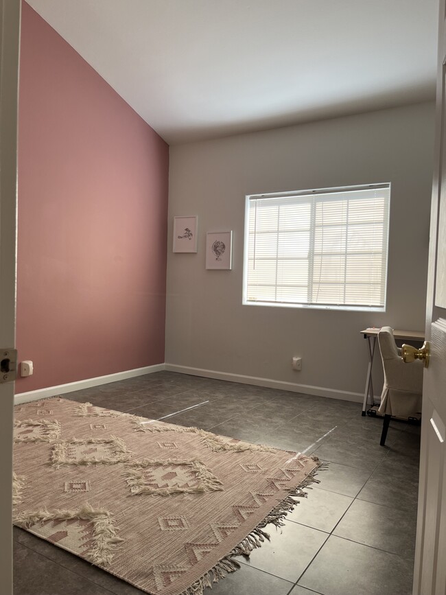 Foto del edificio - 4318 W 133rd St