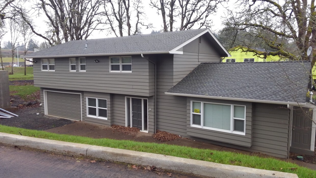 Foto principal - 5721 Liberty Rd S