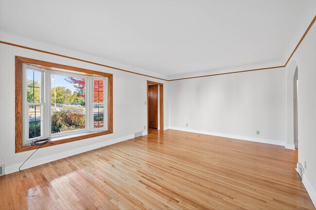 Foto del edificio - 1049 Sterling St N