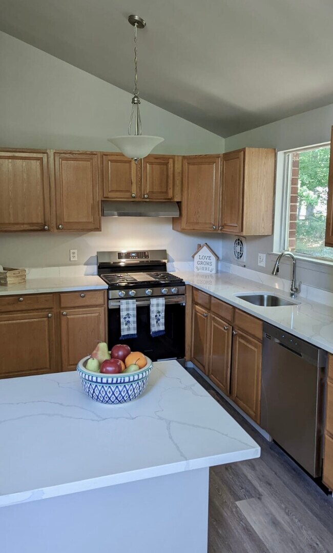 Foto del edificio - 8634 Cromwell Dr