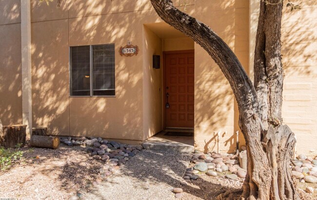Building Photo - 1343 E Fort Lowell Rd