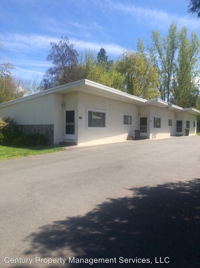 1257 Plummer Ave, Grants Pass, OR 97527 Apartment for Rent in Grants