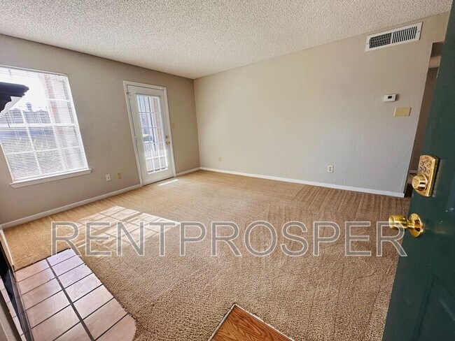 Foto del edificio - 5530 Chrishire Way