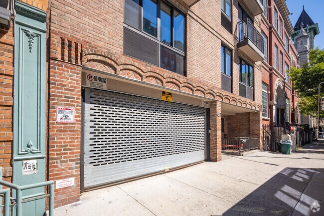 Building Photo - 433 E 115th St